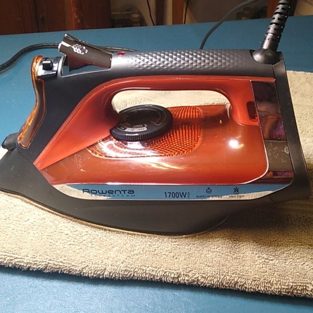 Rowenta 1700W max Burst of Steam Antidrip Iron Burnt Orange color Cottagecore